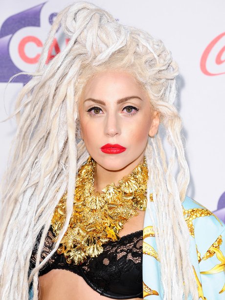 lady-gaga-red-carpet-at-the-jingle-bell-